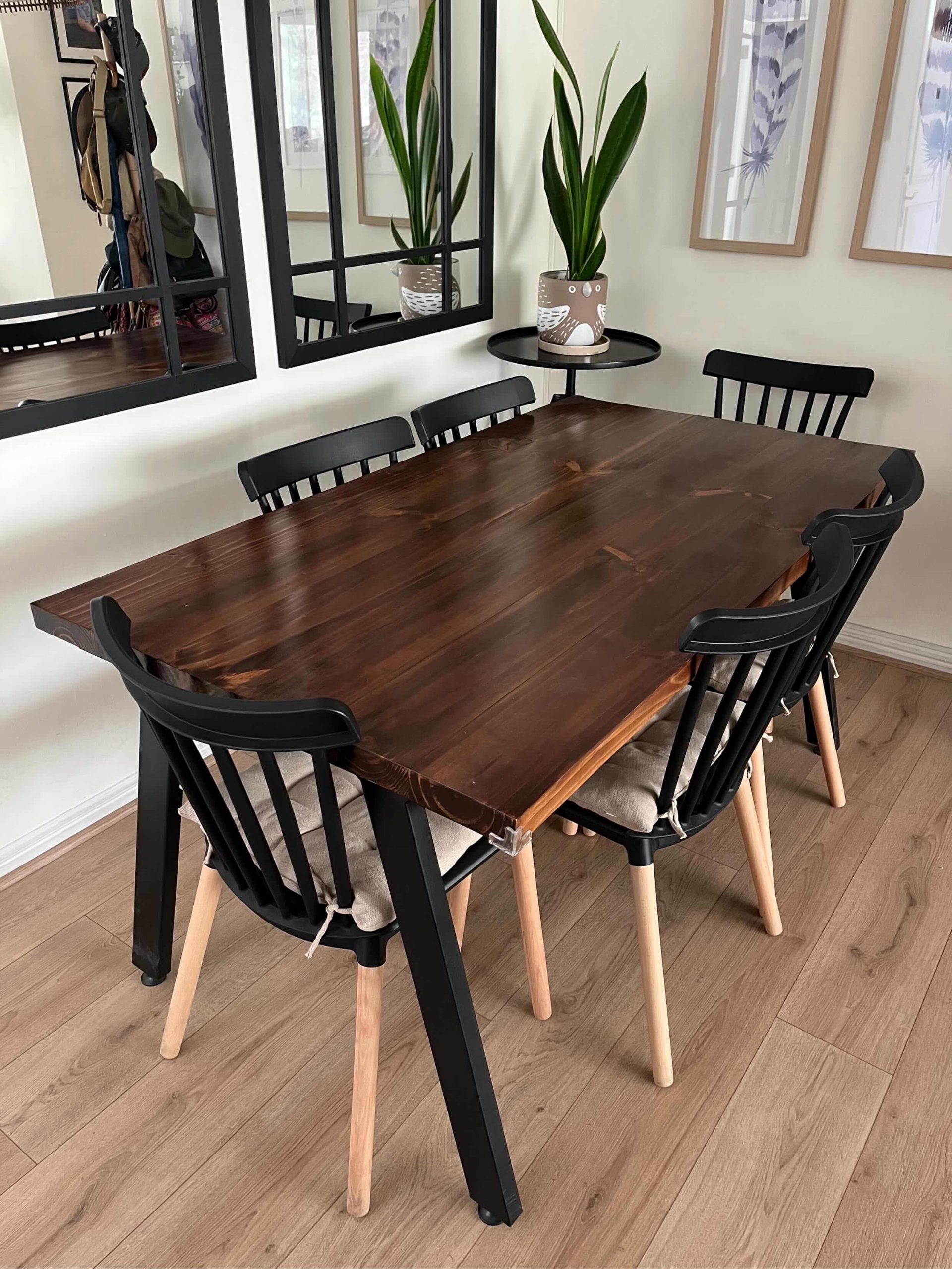 *Mesa de comedor + 6 sillas Windsor*