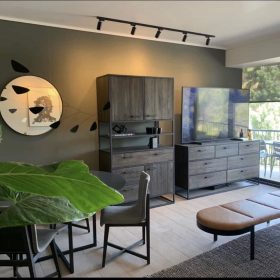 2 muebles (bar y rack TV)