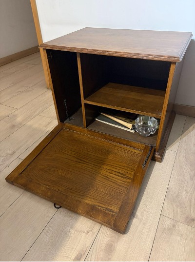 Mesa de arrimo de madera tallada - Imagen 3