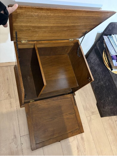 Mesa de arrimo de madera tallada - Imagen 4