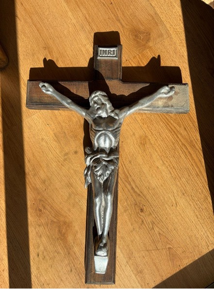Crucifijo de madera con Cristo - Imagen 2