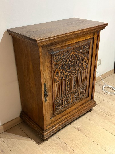 2 Muebles de madera puerta tallada - Imagen 2