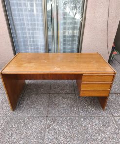 Escritorio de madera maciza